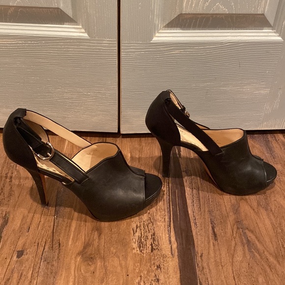 Coach Ashton Black Leather Peep Toe Heel sz 8 - Picture 2 of 3